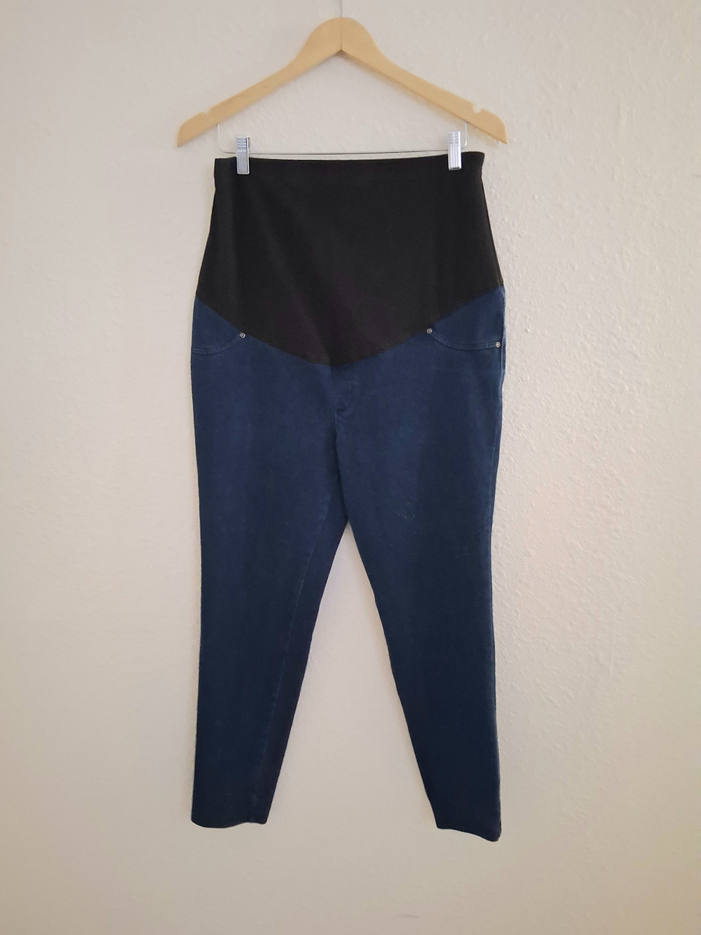 Time and True Maternity Jeans Medium Wash : Size  12-14